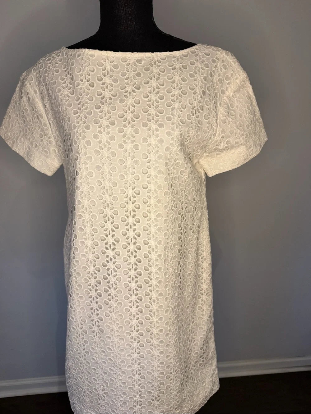 Kate Spade White Eyelet Dress Shift Sheath Party Embroidered - Size 6